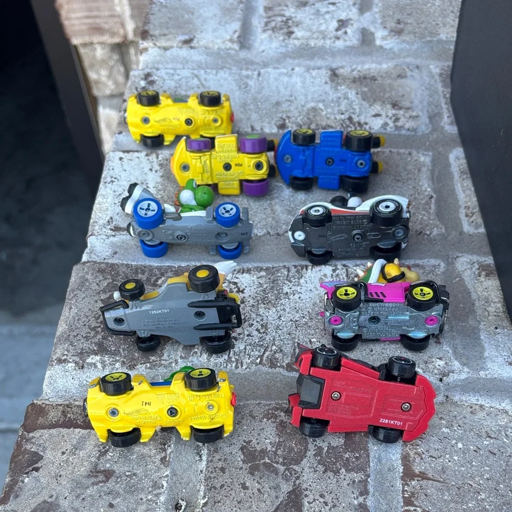 Mini Character Racer Set - Assorted Colors - Picture 6 of 6